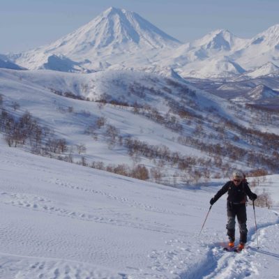 Ski de randonnée dans la vallée des volcans au Kamtchatka