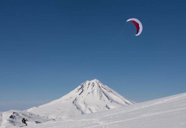 ski de randonnée et snow kite ascention de volcans actifs au Kamtchatka